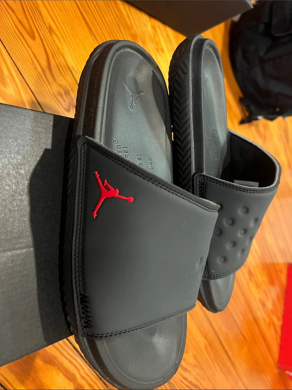 Men’s Jordan play slides